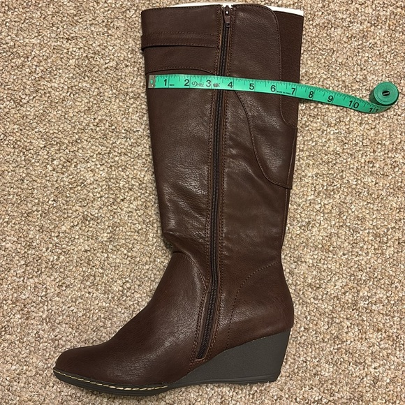 COMFORT Boots. NWOT   - Picture 6 of 6
